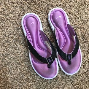 Women’s size 9 Nike sandals